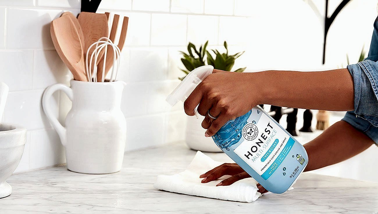 Woman cleaning service-3